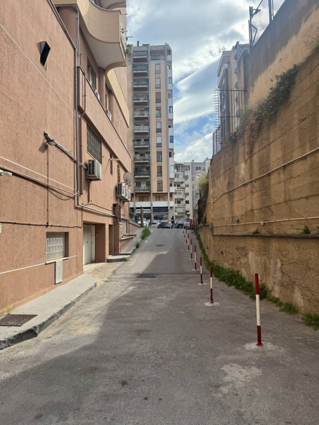 Box - Posto Auto in vendita a Palermo