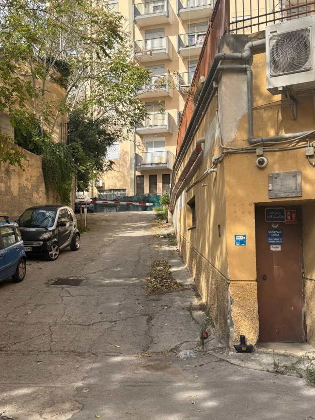 Box - Posto Auto in vendita a Palermo