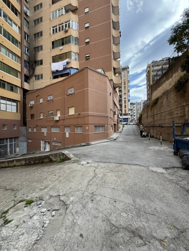 Box - Posto Auto in vendita a Palermo