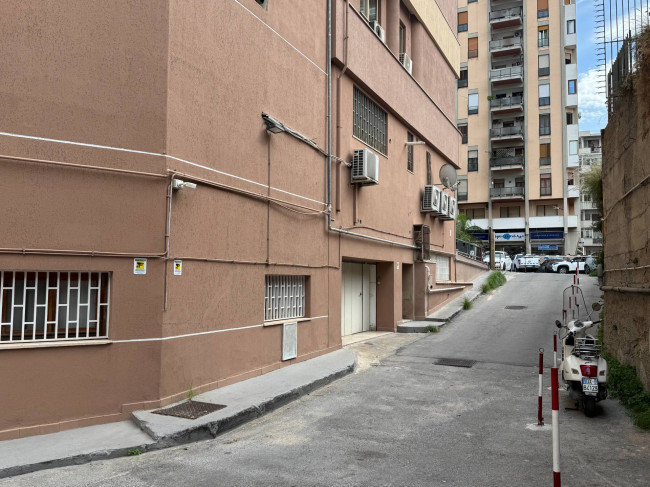 Box - Posto Auto in vendita a Palermo