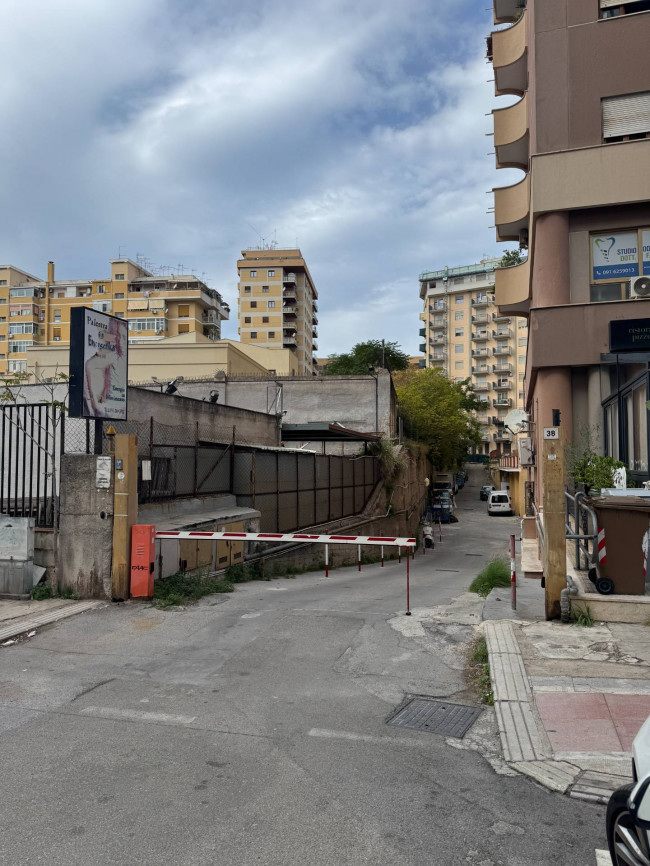 Box - Posto Auto in vendita a Palermo
