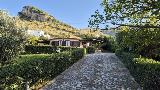 Villa Singola in affitto a Castellammare del Golfo