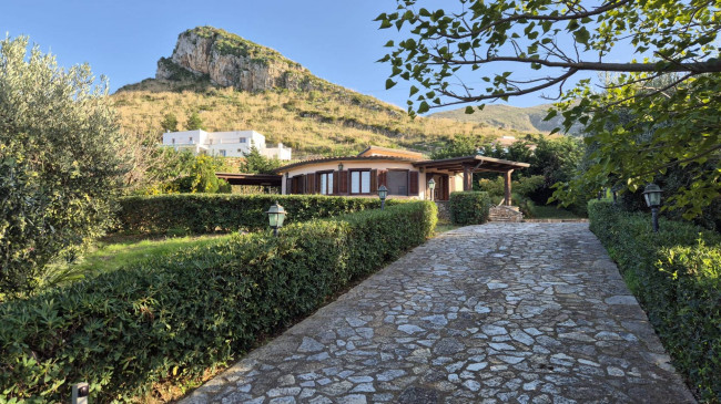 Villa Singola in affitto a Castellammare del Golfo