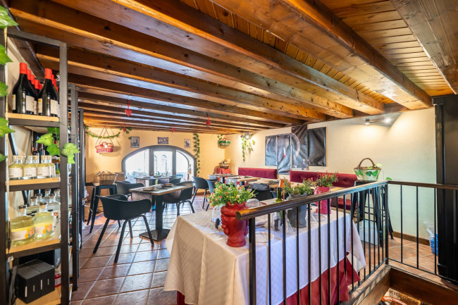 Locale commerciale in vendita a Palermo