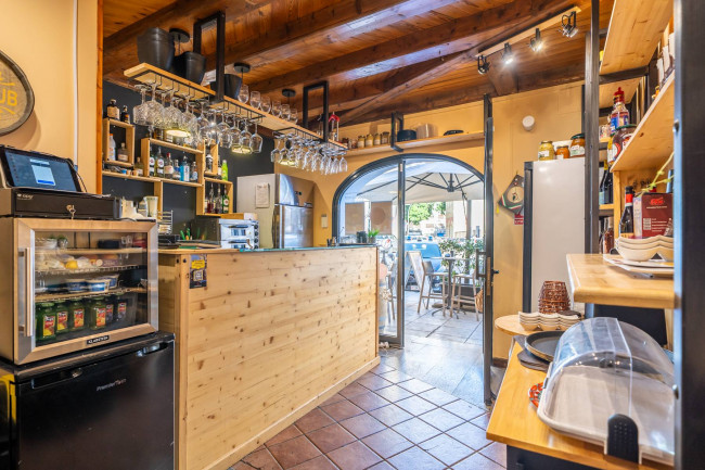 Locale commerciale in vendita a Palermo