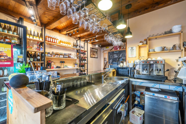 Locale commerciale in vendita a Palermo