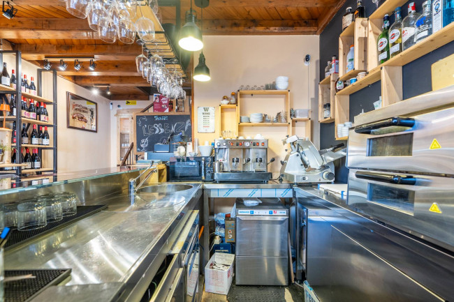 Locale commerciale in vendita a Palermo