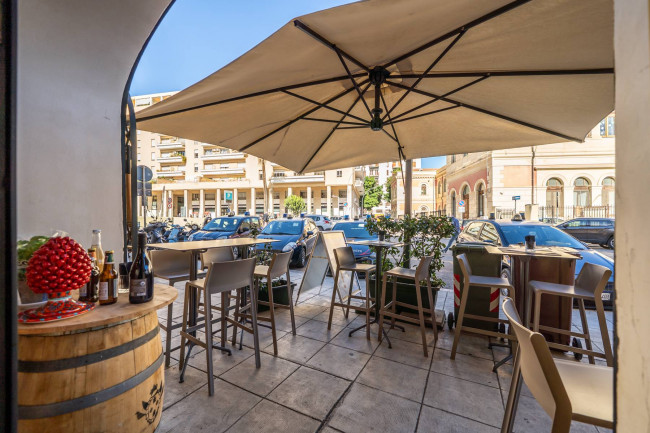 Locale commerciale in vendita a Palermo