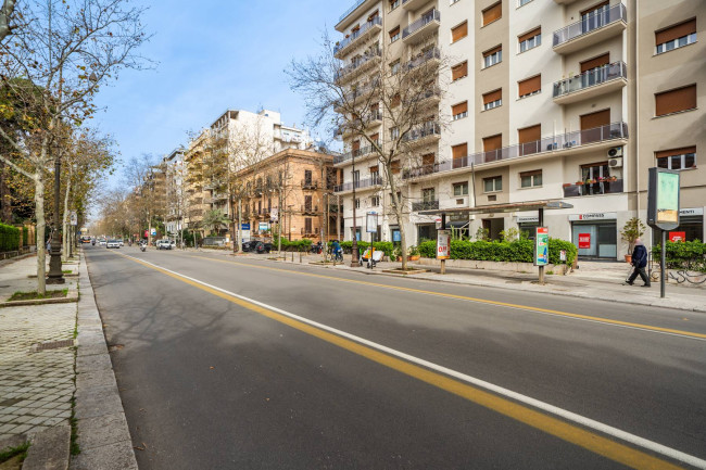 Locale commerciale in affitto a Palermo
