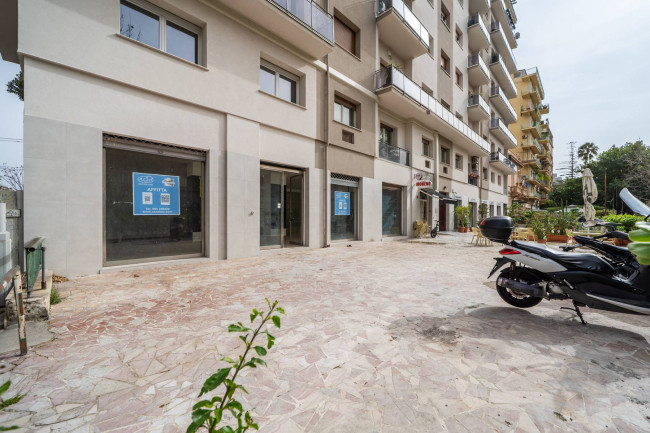 Locale commerciale in affitto a Palermo