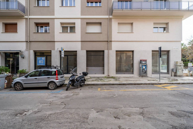 Locale commerciale in affitto a Palermo