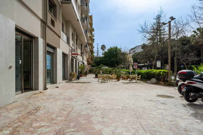 Locale commerciale in affitto a Palermo
