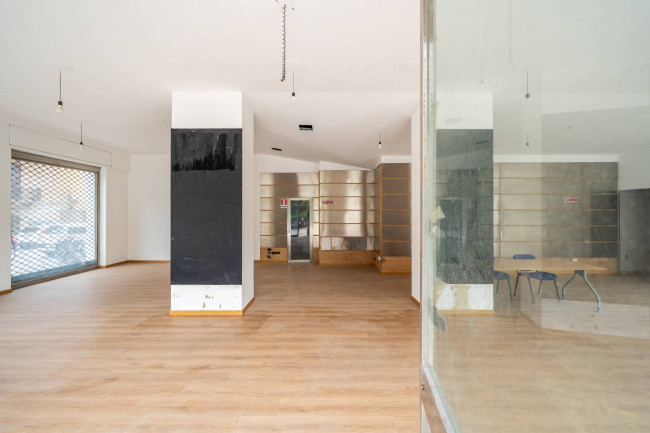 Locale commerciale in affitto a Palermo