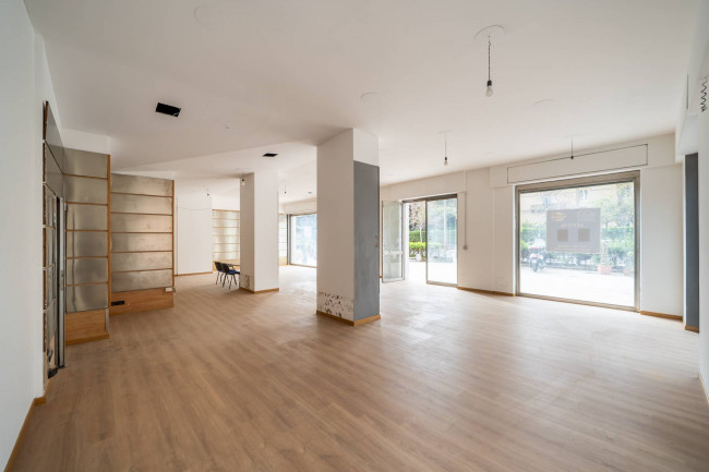 Locale commerciale in affitto a Palermo