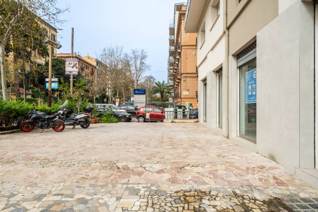 Locale commerciale in affitto a Palermo