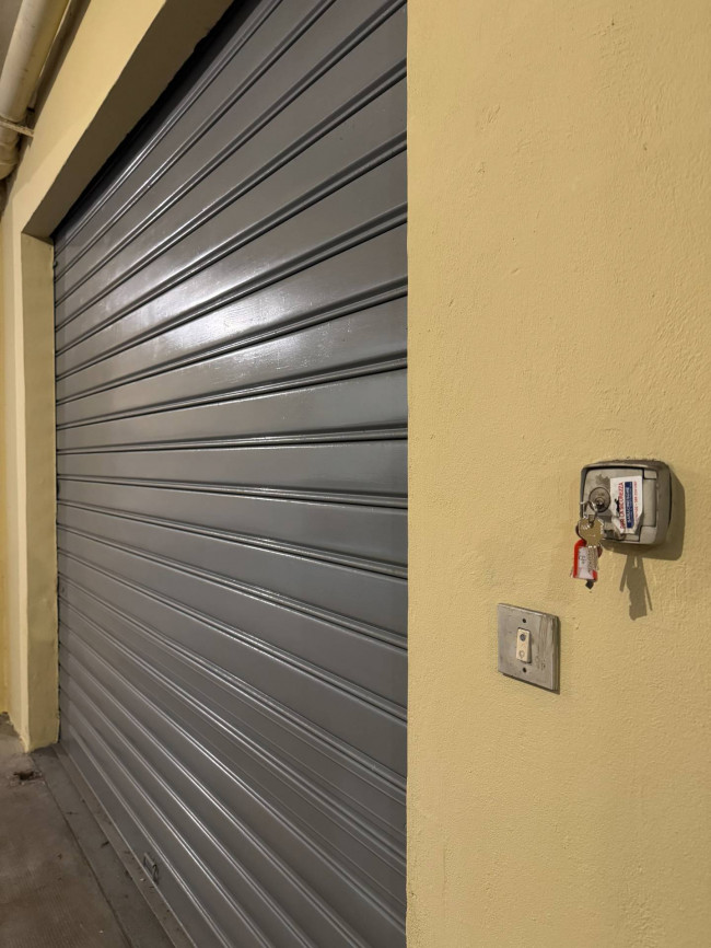 Box o garage in vendita a Palermo