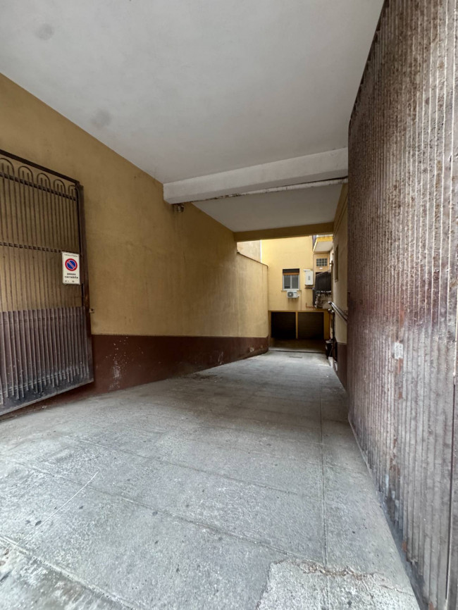 Box o garage in vendita a Palermo