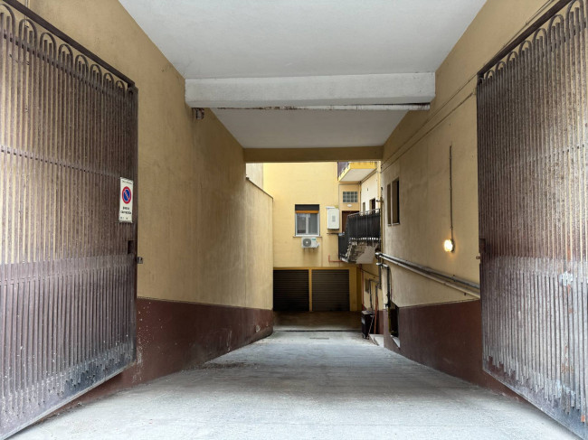 Box o garage in vendita a Palermo