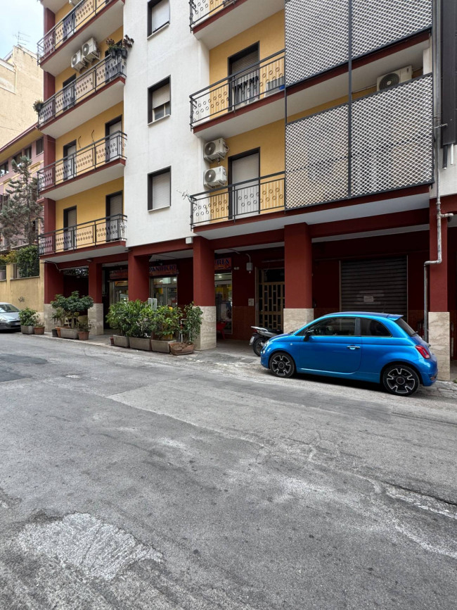 Box o garage in vendita a Palermo