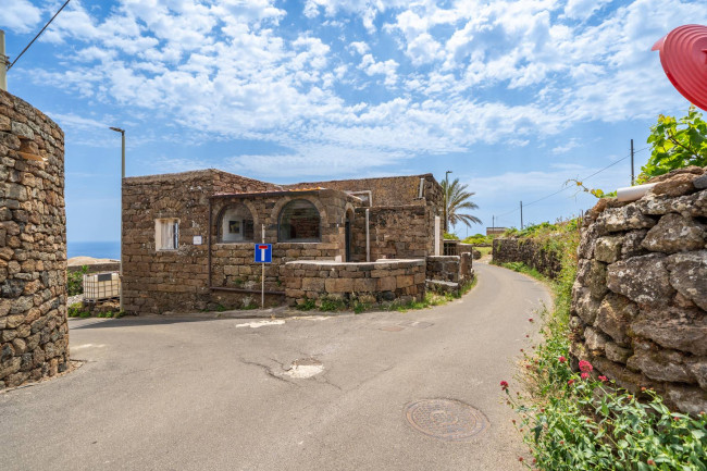 Dammuso in vendita a Pantelleria