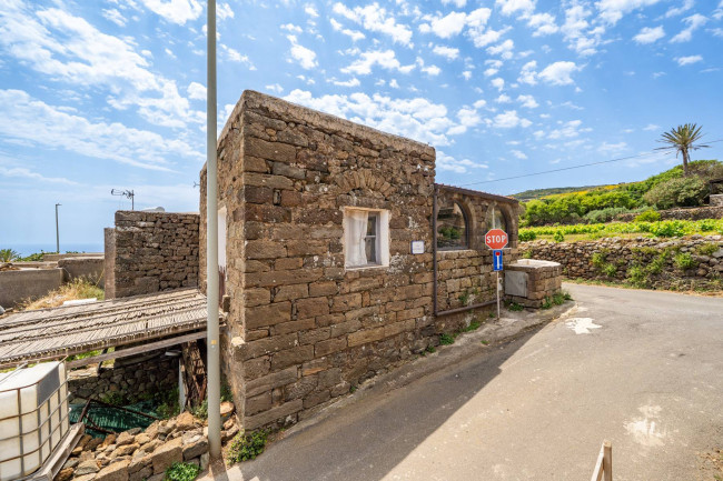 Dammuso in vendita a Pantelleria