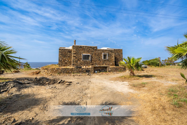 Casa Indipendente in vendita a Pantelleria