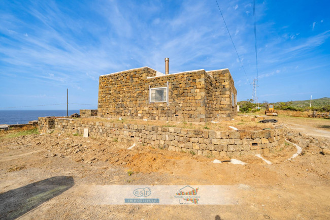 Casa Indipendente in vendita a Pantelleria