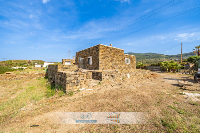 Casa Indipendente in vendita a Pantelleria