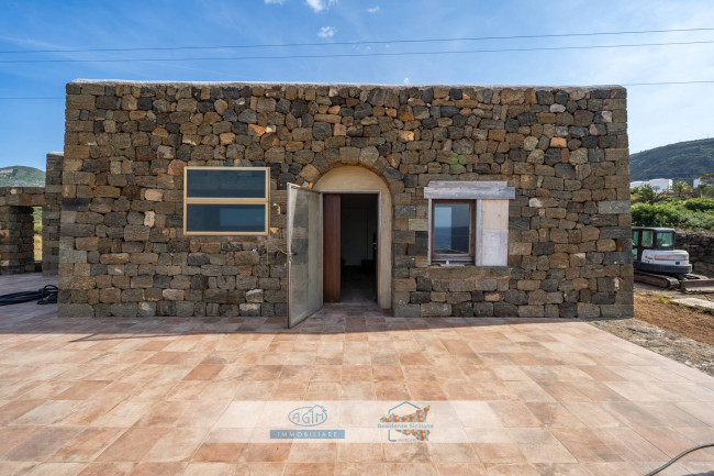 Casa Indipendente in vendita a Pantelleria