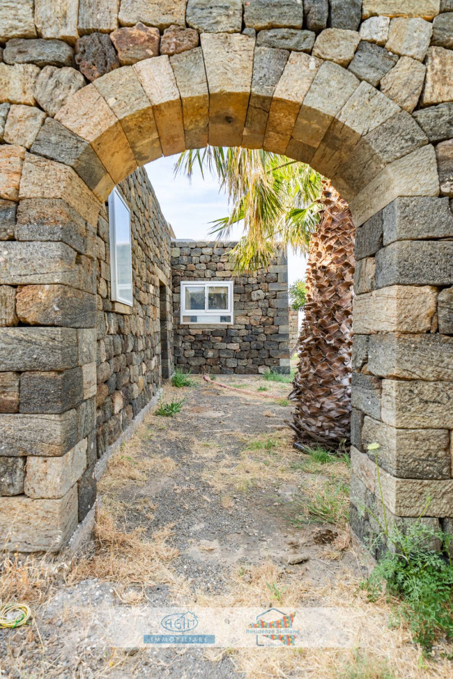 Casa Indipendente in vendita a Pantelleria