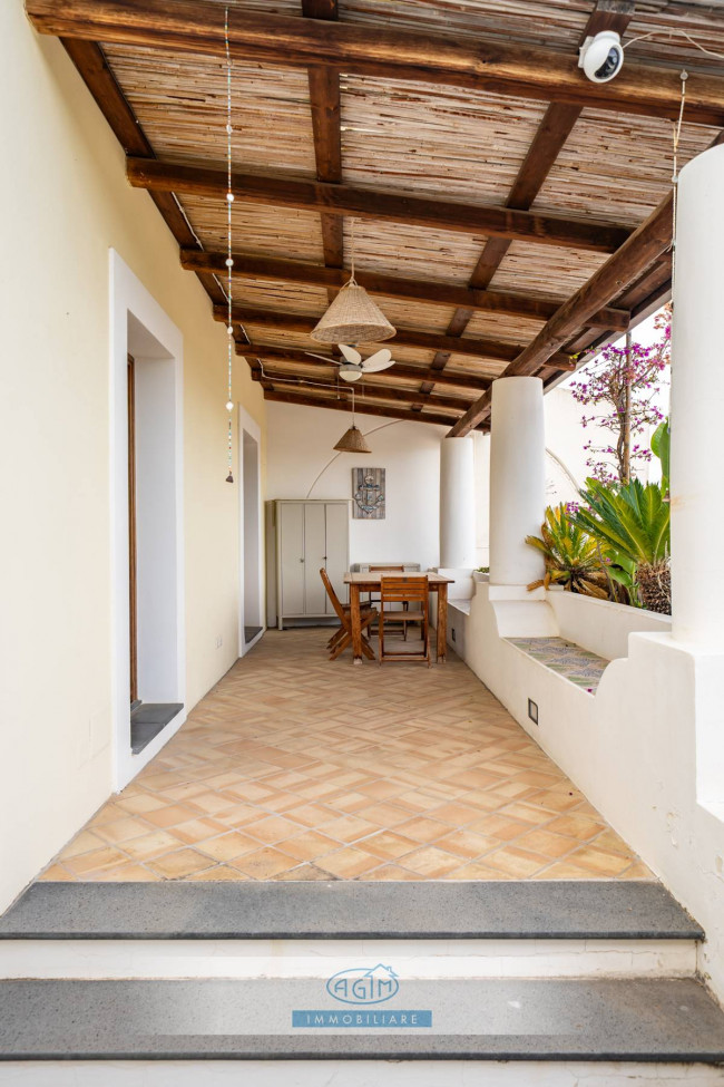 Casa Indipendente in vendita a Santa Marina Salina