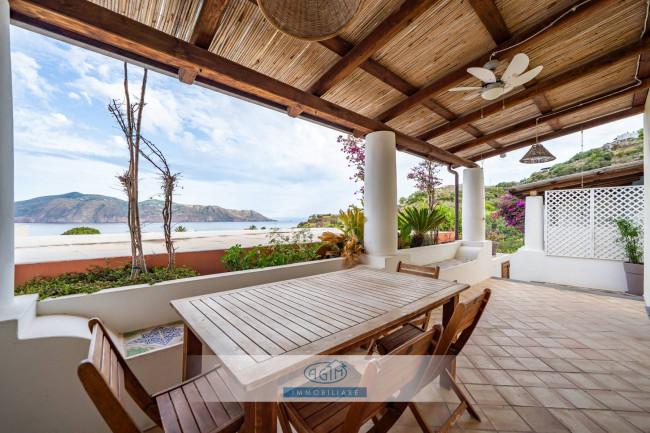 Casa Indipendente in vendita a Santa Marina Salina