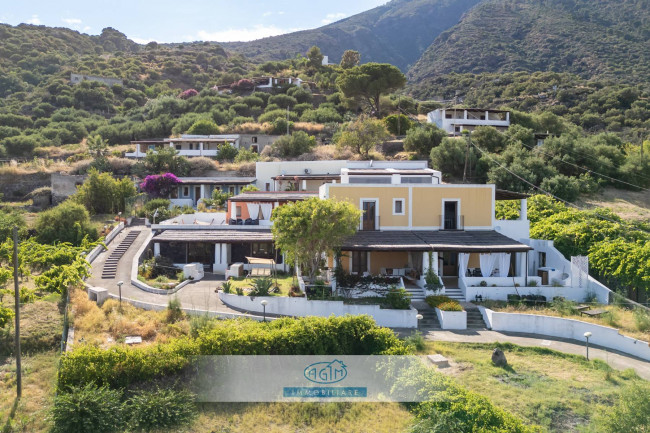 Casa Indipendente in vendita a Santa Marina Salina