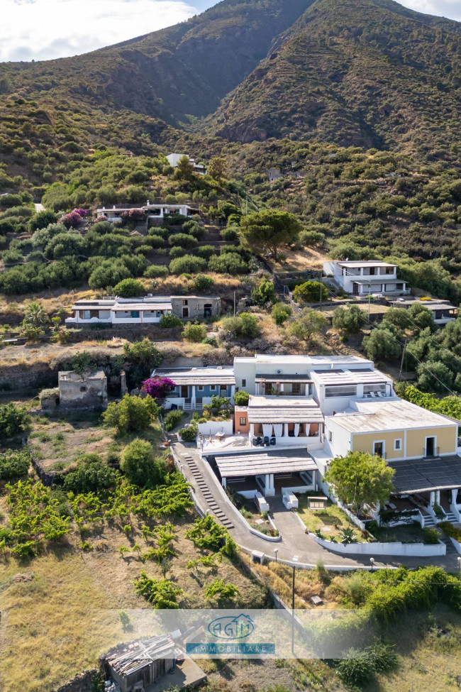 Casa Indipendente in vendita a Santa Marina Salina