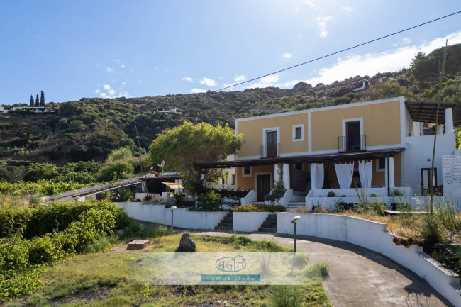 Casa Indipendente in vendita a Santa Marina Salina