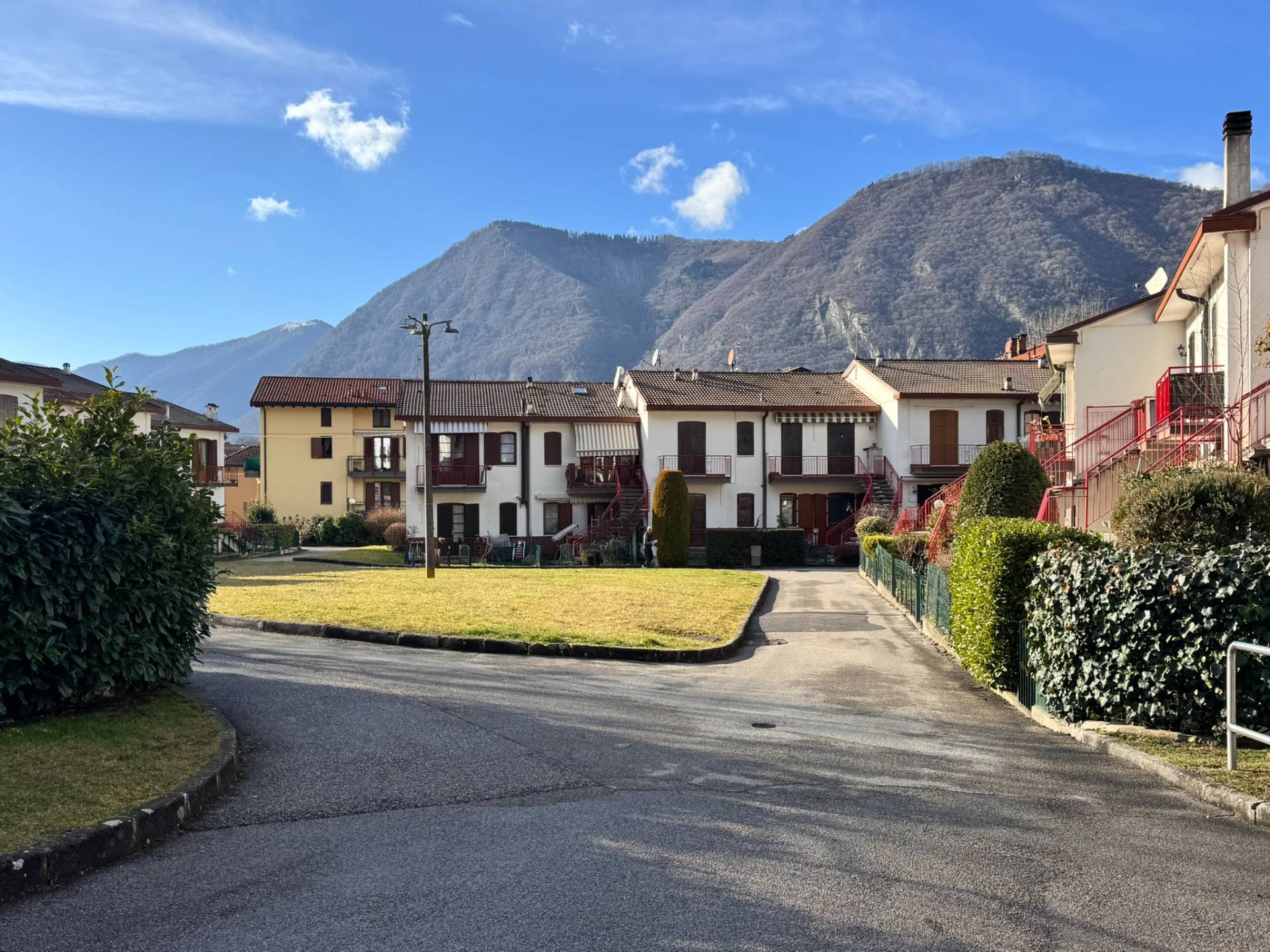 bilocale con giardino a Canzo