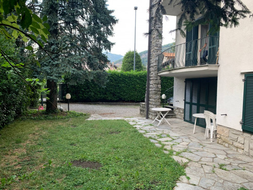 Villa  Bifamiliare a Canzo
