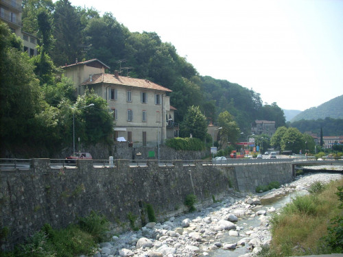 Bilocale a Asso