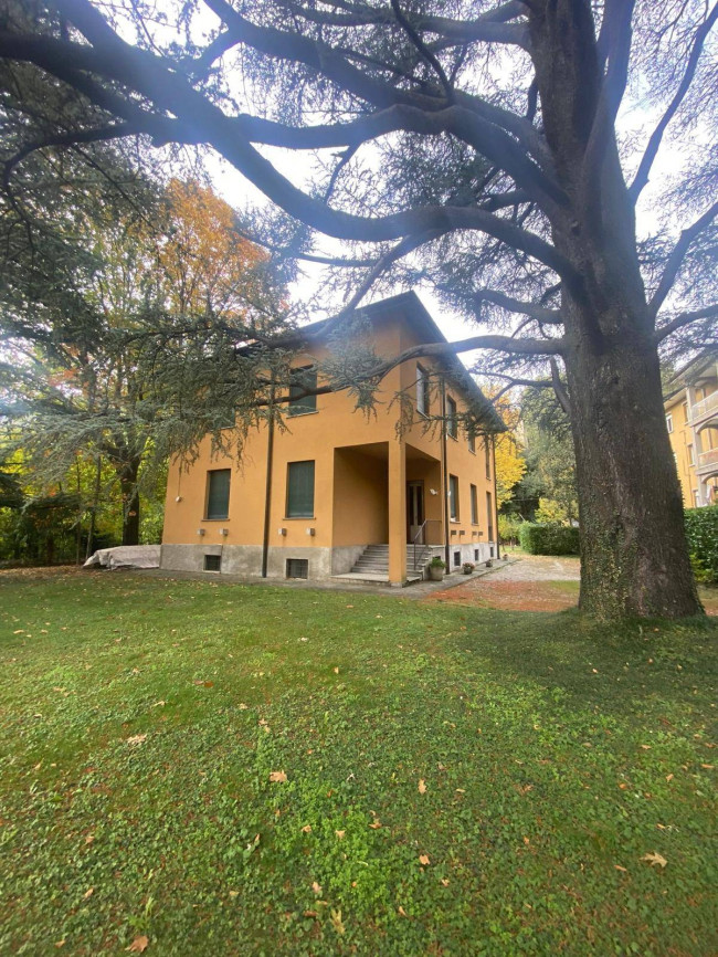 Villa a Canzo