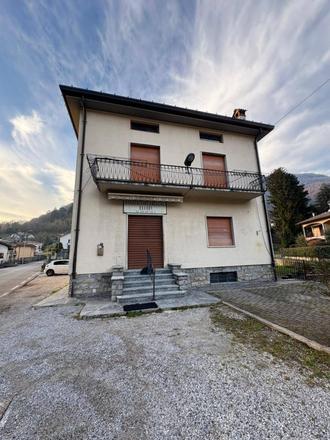 intera proprietà a Valbrona