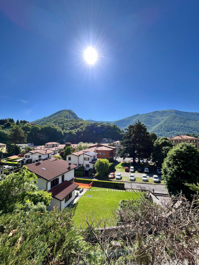 Monolocale con giardino a Asso