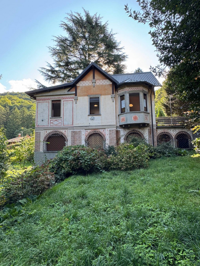 Villa a Canzo