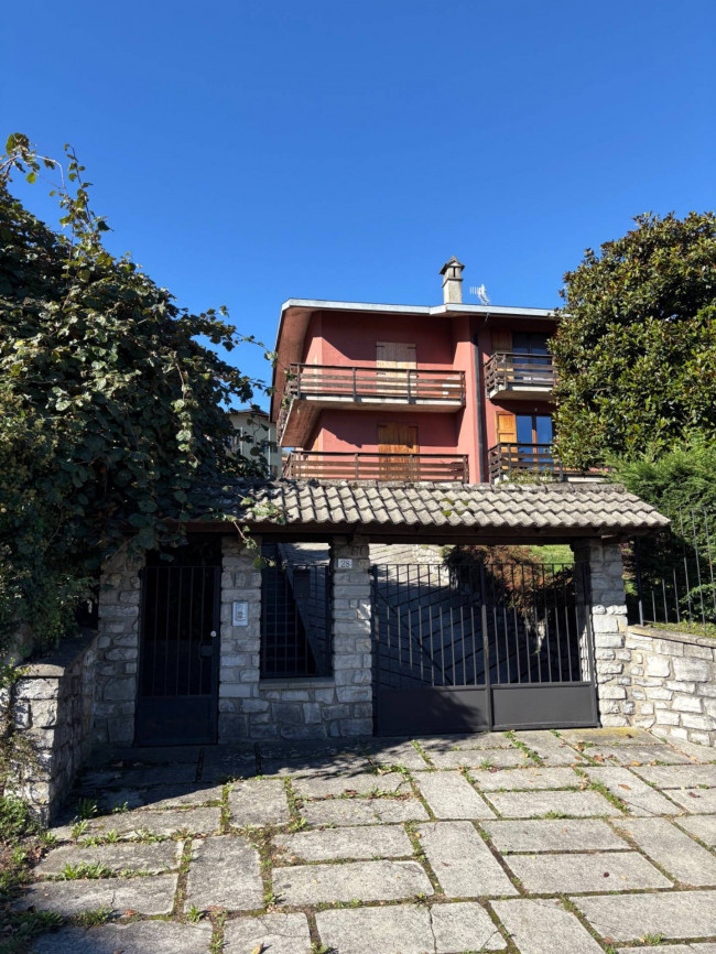 Porzione di casa a Rezzago