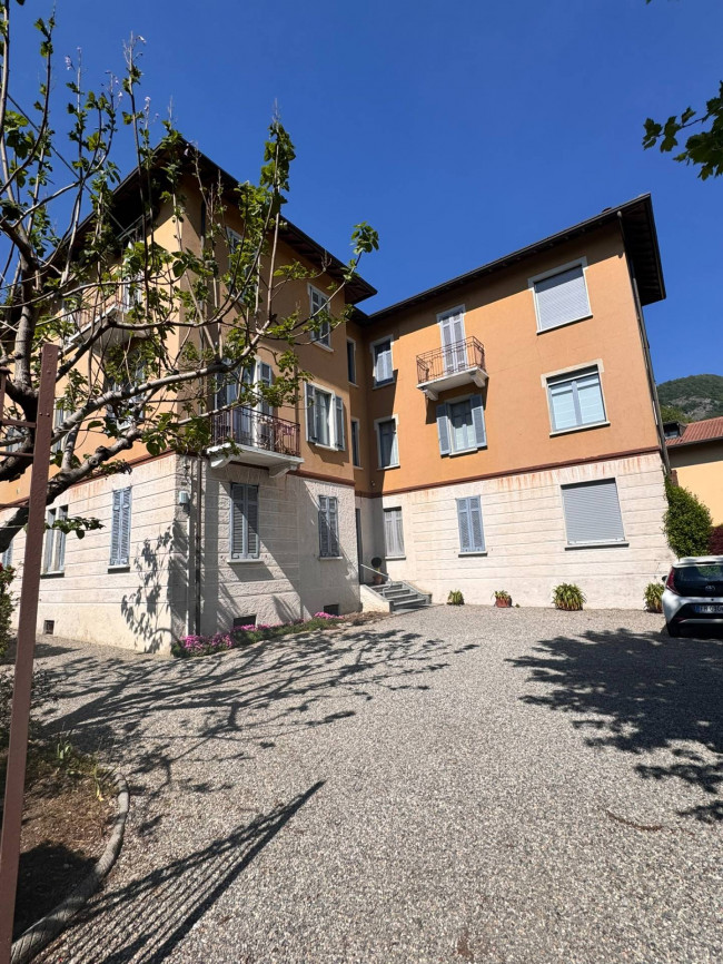 trilocale con giardino a Canzo