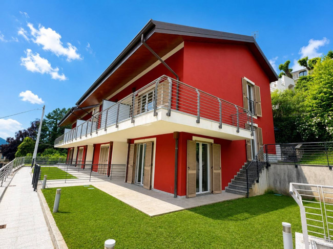 Villa  Bifamiliare a Asso