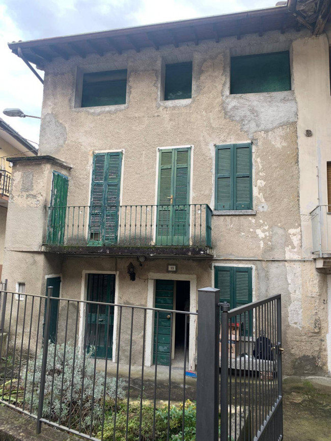Casa di corte a Valbrona