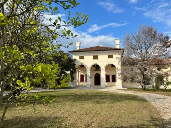 VILLA SINGOLA