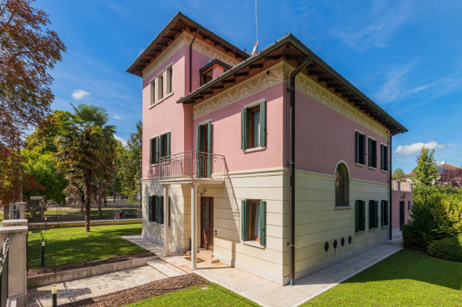 VILLA SINGOLA