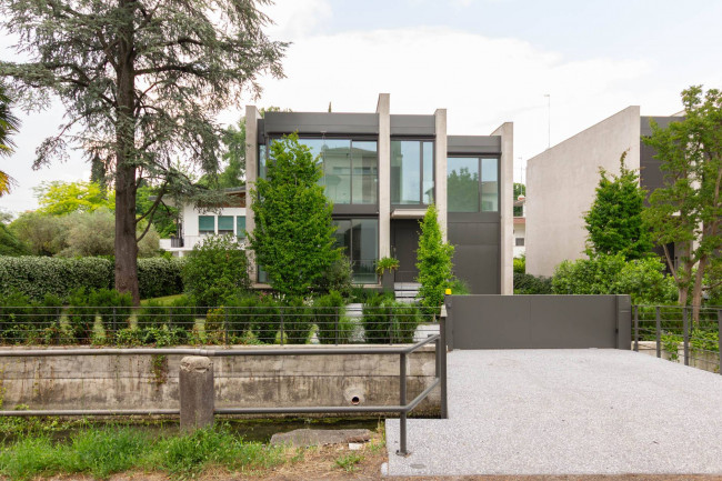 VILLA SINGOLA