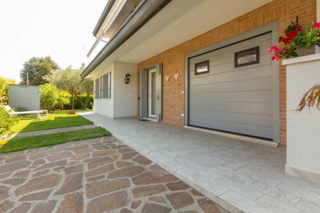 CASA A SCHIERA